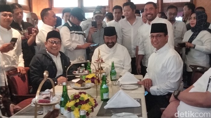 Senyum Surya Paloh-Anies-Cak Imin Sebelum Deklarasi