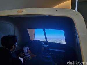 Cinta Banget Pesawat Sampai Bikin Simulator Pesawat Boeing 737 di Garasi