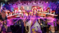 Kolaborasi Soneta dan Dipha Barus membawakan lagu-lagu populer seperti Darah Muda, Adu Domba, Mirasantika, Azza, Terajana, dan Insya Allah menjadi penutup yang meriah pada Synchronize Fest 2023 hari pertama