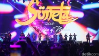 Soneta menyuguhkan beberapa lagu andalannya antara lain Musik, Gala-Gala, Keramat hingga medley lagu Smoke on the Water dari grup musik Deep Purple dan Nafsu Serakah.