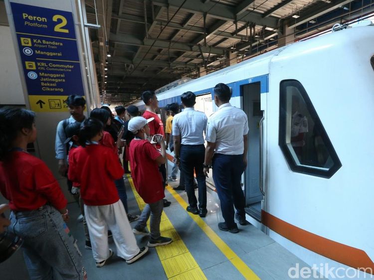 Sosialisasi Layanan Commuter Line Untuk Pengguna Anak-anak
