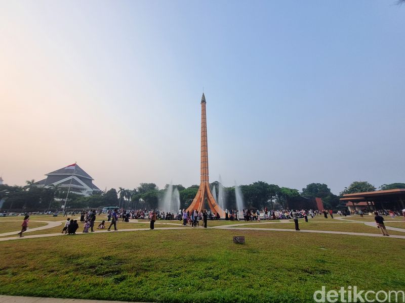 Suasana Taman Mini Indonesia Indah (TMII) pada Jumat (1/9/2023).