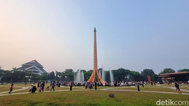 Suasana Taman Mini Indonesia Indah (TMII) pada Jumat (1/9/2023).