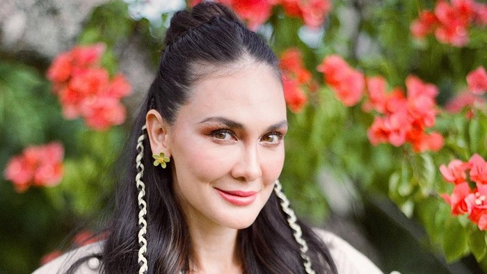 Ulang Tahun Luna Maya.