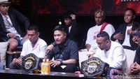 Tak kalah penting, ajang pertandingan tinju ini akan lebih menyajikan tontonan yang lebih memuaskan dan memenuhi ekspektasi penonton pertandingan tinju yang selalu antusias. 
