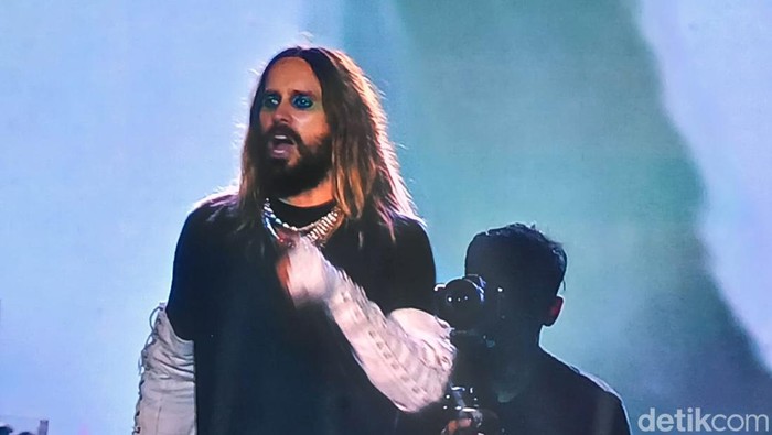 30 Second to Mars saat tampil di Soundrenaline.