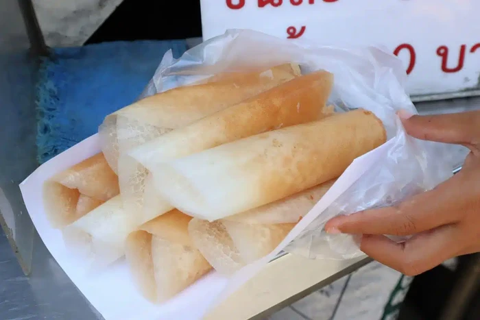 A Pong Mae Sunee, Crepe Ikonik Phuket Berbintang Michelin