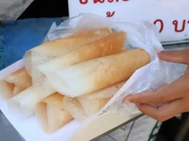 A Pong Mae Sunee, Crepe Ikonik Phuket Berbintang Michelin