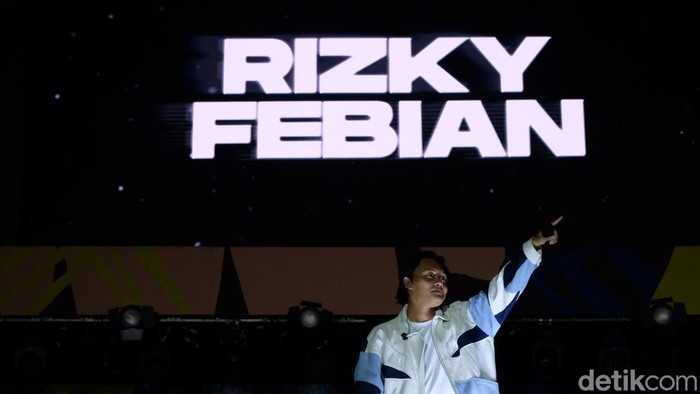 Aksi Kocak Duo Sule-Rizky Febian di Panggung Synchronize Fest