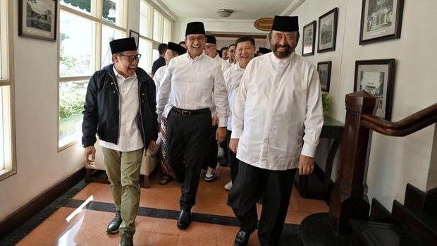 Bakal capres dari Partai NasDem Anies Baswedan dan bakal cawapres sekaligus Ketum PKB Muhaimin Iskandar atau Cak Imin resmi melakukan deklarasi. Deklarasi Anies-Cak Imin dilakukan di Hotel Majapahit, Surabaya, Sabtu (2/9/2023).