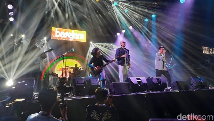 Base Jam saat tampil di Soundrenaline 2023.