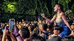 Cetar! Goyangan Dewi Perssik Panaskan Panggung Synchronize Fest 2023