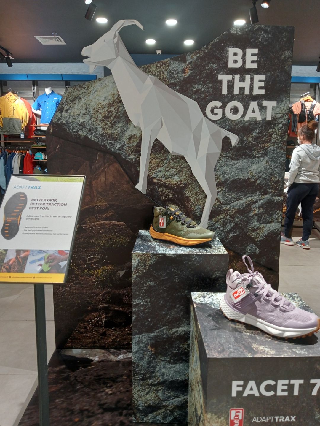 Sepatu outdoor Columbia