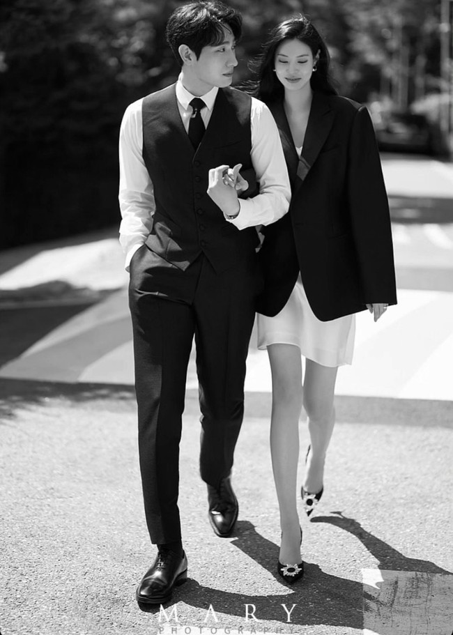 Bintang drama Korea Forecasting Love and Weather itu menambatkan hatinya kepada Kim Soo Bin, seorang model cantik yang berada di bawah naungan YG KPlus.Foto: dok. Instagram @laciel.co.kr