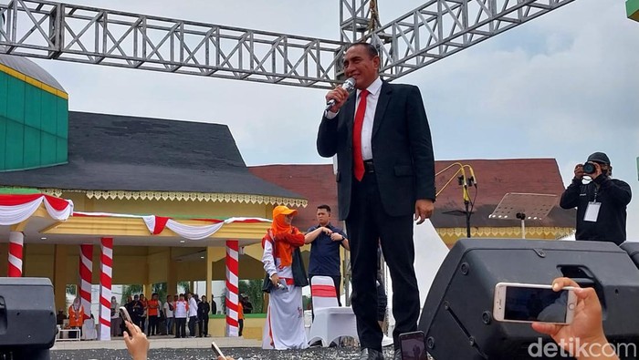 Gubsu Edy saat menghadiri acara PKS Menyapa Bareng Anies Baswedan di Lapangan Astaka Pancing. (Foto: Finta Rahyuni/detikSumut).