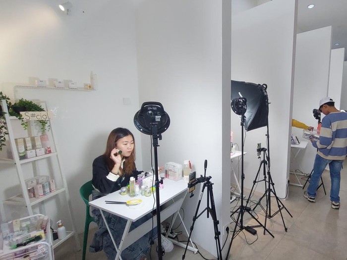 Host Live Shopping
