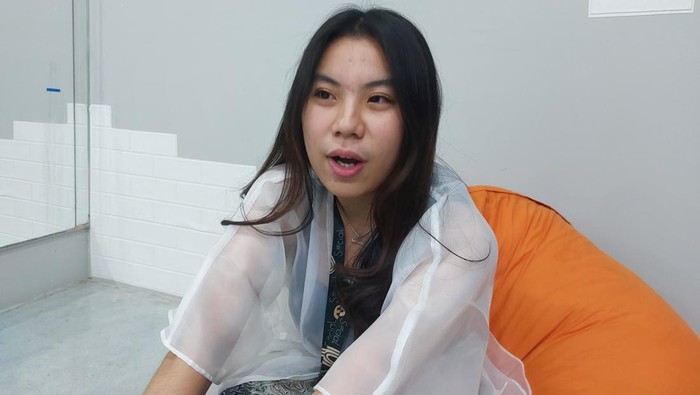 Host Live Streaming Sheeren