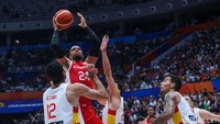 Tembakan tiga angka Alexander Walker membuat Kanada cuma terpaut empat poin. Three point play SGA membuat Kanada memangkas jarak menjadi setenga bola saja saat laga tersisa semenit 51 detik.