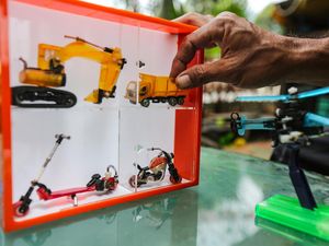 Keren, Limbah Korek Gas Disulap jadi Miniatur Unik