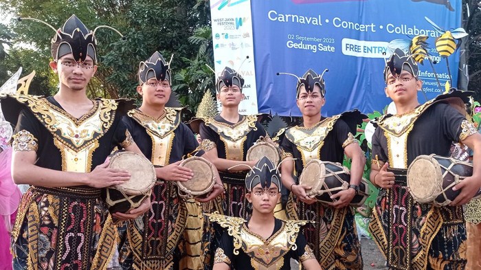 Persiapan karnaval WEst Java Festival 2023.