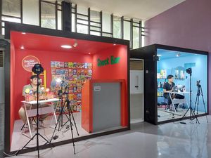 Produk UMKM Dijual via Live Shopping Artis Cuan Miliaran Rupiah, Masuk Akal?