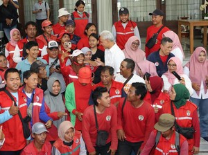 Lara Penyapu Jalan di Semarang Jelang Perpisahan dengan Ganjar Pranowo