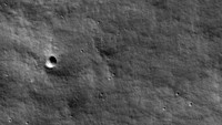Luna Reconnaissance Orbiter merupakan pesawat luar angkasa robotik milik NASA yang kini mengorbit Bulan. Kendaraan luar angkasa Rusia, Luna-25, gagal melakukan pendaratan di Bulan dan menghantam permukaan Bulan pada 19 Agustus lalu.