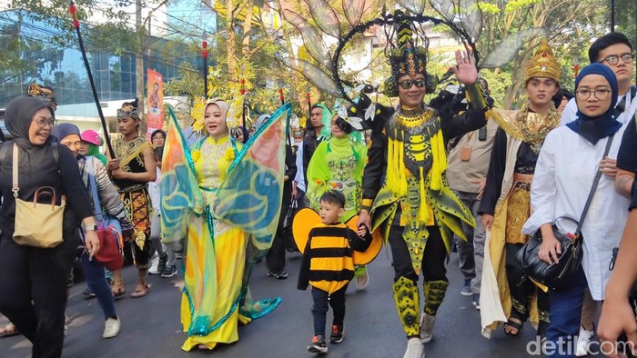 Salah satu peserta karnaval pekan kebudayaan Jawa Barat yang berasal dari Kabupaten Sukabumi