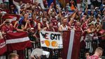 Semringah Suporter Latvia di Indonesia Arena