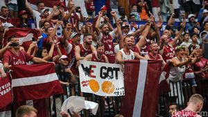 Semringah Suporter Latvia di Indonesia Arena