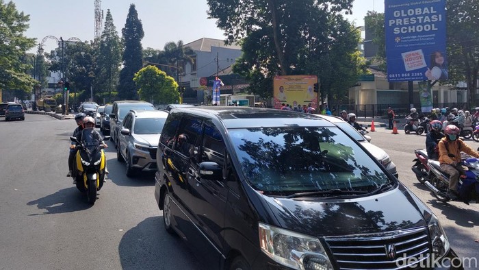 Situasi arus lalin di Jalan Dago