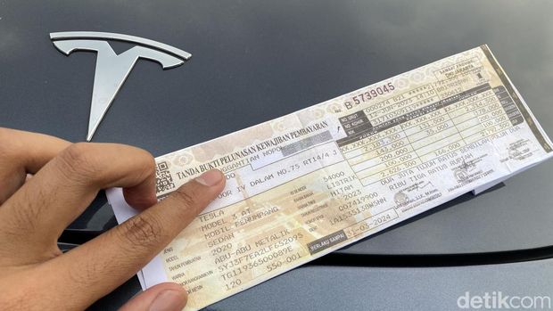 STNK Tesla Model 3