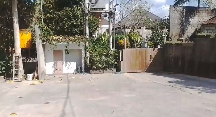 uasana Ayuterra Resort di Desa Kedewatan Ubud, Gianyar tampak lengang pasca kejadian lift jatuh dan menewaskan lima orang karyawannya, Minggu (3/9/2023).