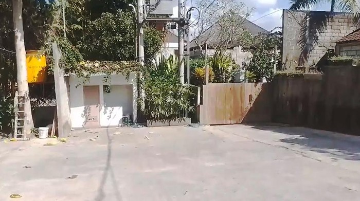 uasana Ayuterra Resort di Desa Kedewatan Ubud, Gianyar tampak lengang pasca kejadian lift jatuh dan menewaskan lima orang karyawannya, Minggu (3/9/2023).