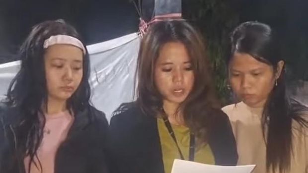 Tampang 3 wanita yang cekoki kucing miras jenis soju di Padang. (Istimewa)