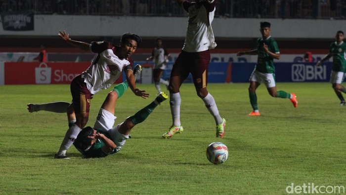 Tim PSS Sleman saat melawan PSM Makassar di Stadion Maguwoharjo, Minggu (3/9/2023).