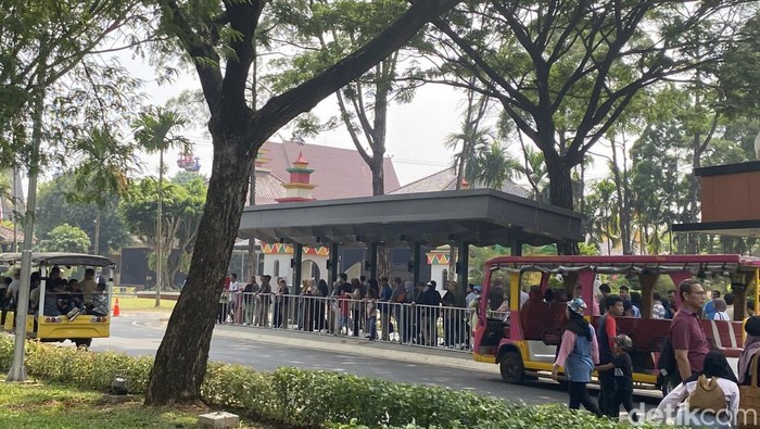 TMII dipadati warga usai resmi memiliki wajah baru (Devi/detlkcom)