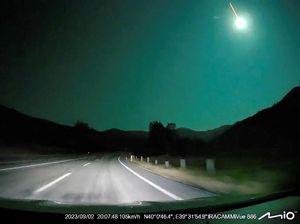 Viral Sinar Hijau Misterius Hiasi Langit Jogja, Ini Penjelasan Ahli