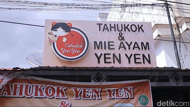 Warung Tahu Kok Yen Yen Khas Bangka (Foto: Deni Wahyono)