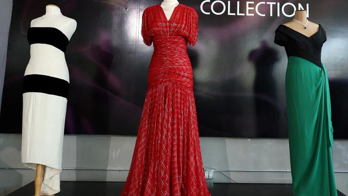Dresses that belonged to Princess Diana and a sketch study portrait are on display ahead of  the auction Legends: Hollywood & Royalty at Julien's Auctions in Beverly Hills, California, U.S., August 28, 2023. REUTERS/Mario Anzuoni