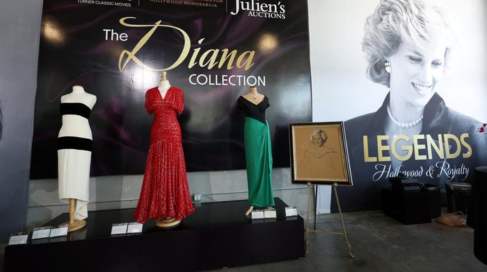 Dresses that belonged to Princess Diana and a sketch study portrait are on display ahead of  the auction Legends: Hollywood & Royalty at Julien's Auctions in Beverly Hills, California, U.S., August 28, 2023. REUTERS/Mario Anzuoni