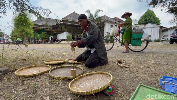 Aneka permainan tradisional di Jogja. Foto ditunggah Senin (4/9/2023).