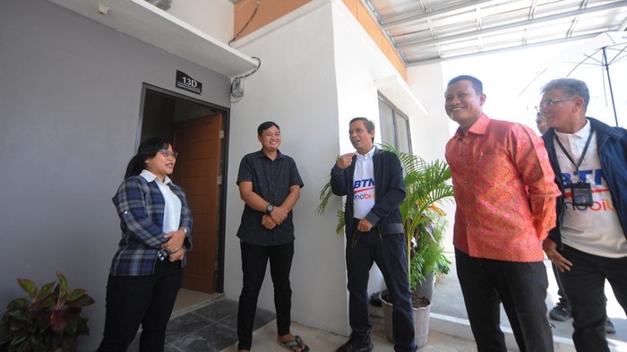 Apresiasi Nasabah di Hari Pelanggan Nasional Merayakan Hari Pelanggan Nasional seluruh Direksi Bank BTN terjun langsung melakukan pelayanan kepada para nasabahnya di seluruh Indonesia.