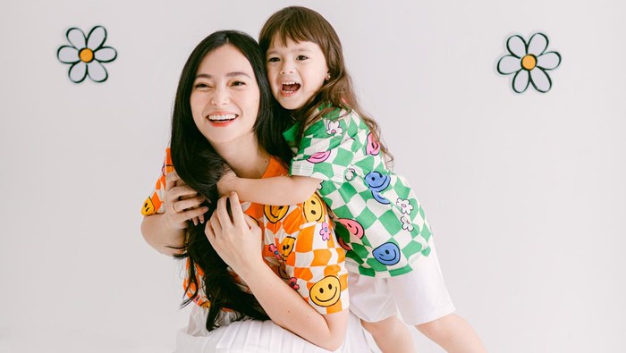Asmirandah dan Chloe.