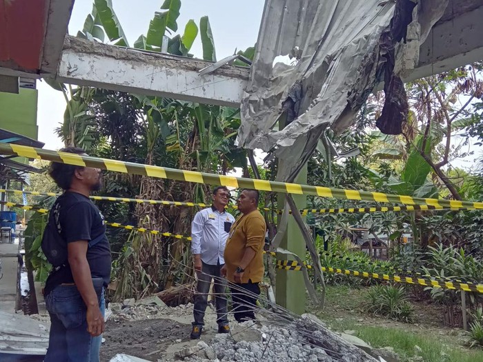Atap beton di Rusunawa Marunda Blok C5, Jakut, ambruk. Pemprov DKI Jakarta akan merelokasi warga Rusunawa Marunda di Blok C1 sampai C5 ke Rusunawa Nagrak. (dok Istimewa)