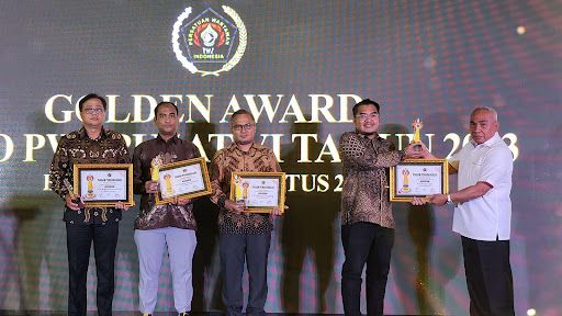 Berau Coal. Bupati Berau Sri Juniarsih (tengah) bersama Founder GSM dan perwakilan manajemen PT Berau Coal.