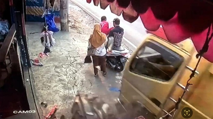 Detik-detik Saikun, warga Sukabumi tewas usai diseruduk truk
