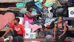 Geng Kriminal Makin Sadis, Ribuan Warga Haiti Mengungsi di GOR