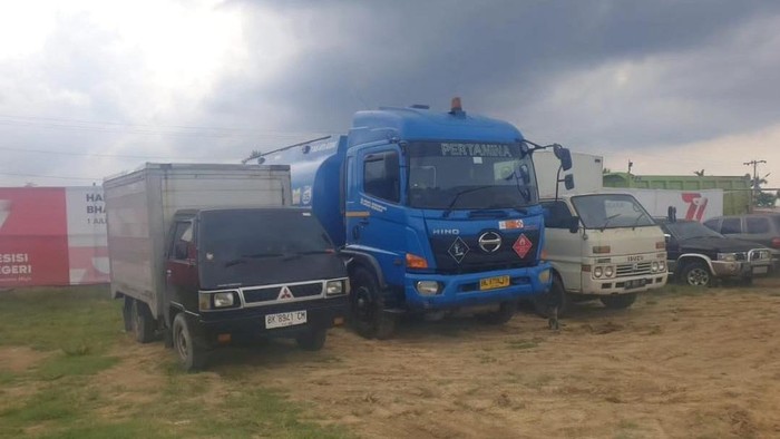 Gudang solar ilegal yang digerebek Bareskrim Polri bersama Polda Sumut. (Foto: Dok. Polda Sumut).