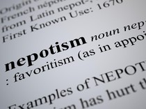 Nepotisme Adalah: Pengertian, Contoh, Jenis, dan Sanksinya